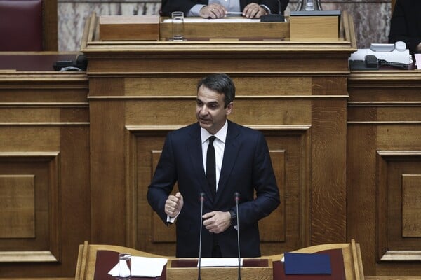 Συζήτηση για την οικονομία αύριο στη Βουλή μετά από αίτημα Μητσοτάκη