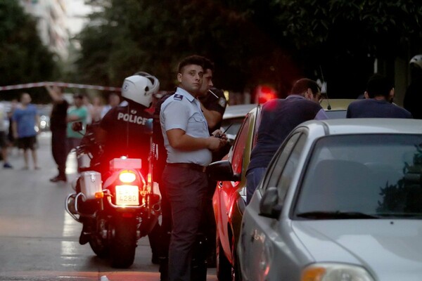 Σε κρίσιμη κατάσταση νεαρή μητέρα που χτυπήθηκε με σκεπάρνι στο κεφάλι - Οι αρχές αναζητούν τον σύζυγό της