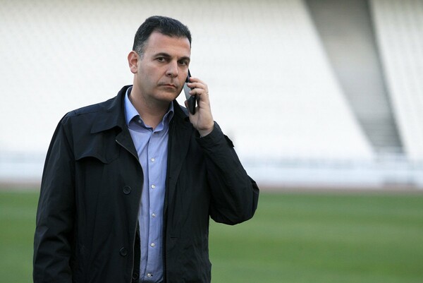 Αντιδράσεις για την ανάρτηση Καραμέρου: Τον μέγα Κωνσταντίνο Μητσοτάκη υμνούν η διαπλοκή και τα χαμαιτυπεία