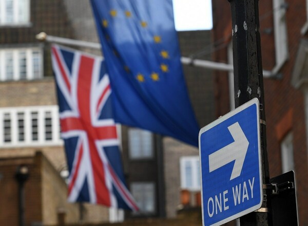 Focus: Το γερμανικό ΥΠΟΙΚ πρότεινε η Βρετανία να έχει πρόσβαση στην αγορά της ΕΕ έναντι αντιτίμου