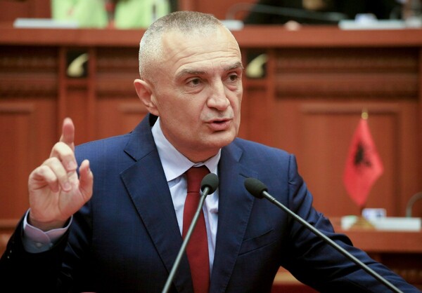 Ο Αλέξης Τσίπρας συνεχάρη τον νεοεκλεγέντα πρόεδρο της Αλβανίας Ιλίρ Μέτα