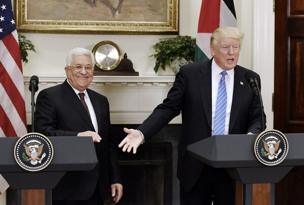 Ο Τραμπ δηλώνει «διαμεσολαβητής» για την επίτευξη ειρήνης μεταξύ Ισραήλ και Παλαιστινίων