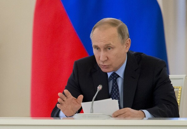 Πούτιν: Ο Σνόουντεν έκανε λάθος αλλά δεν είναι προδότης