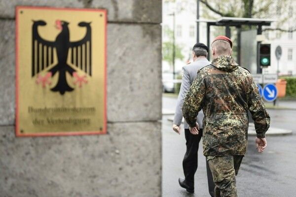 Γερμανία: Σύλληψη δεύτερου στρατιώτη για ανάμειξη σε ακροδεξιό σχέδιο επίθεσης