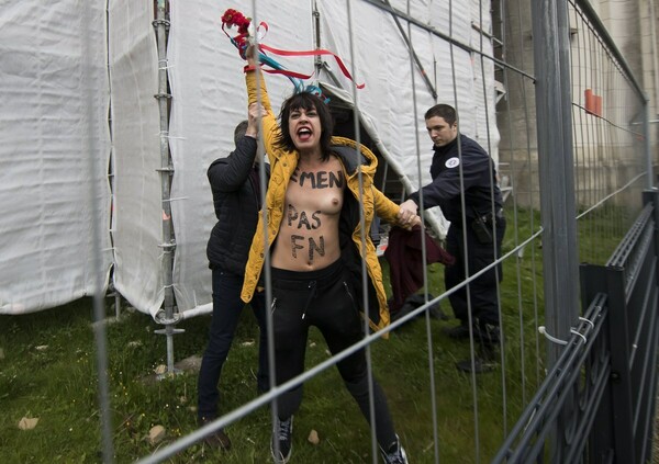 Γυμνόστηθες σε εκκλησία διαμαρτυρήθηκαν οι Femen