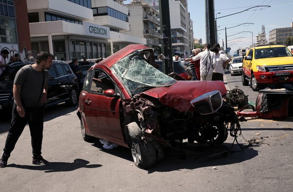 Νεκρός ο οδηγός που τραυματίστηκε στο τροχαίο στη λεωφόρο Συγγρού