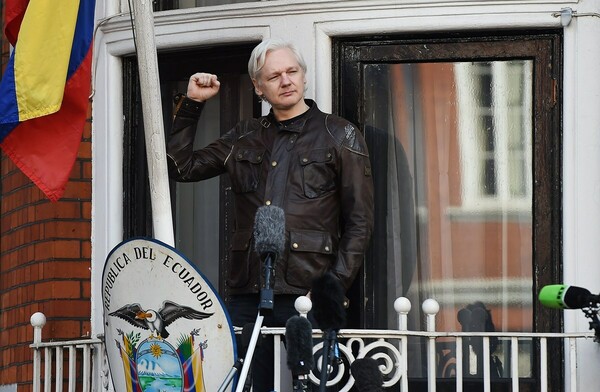 Ασάνζ: Ο πόλεμος τώρα ξεκινά - Το Wikileaks θα συνεχίσει