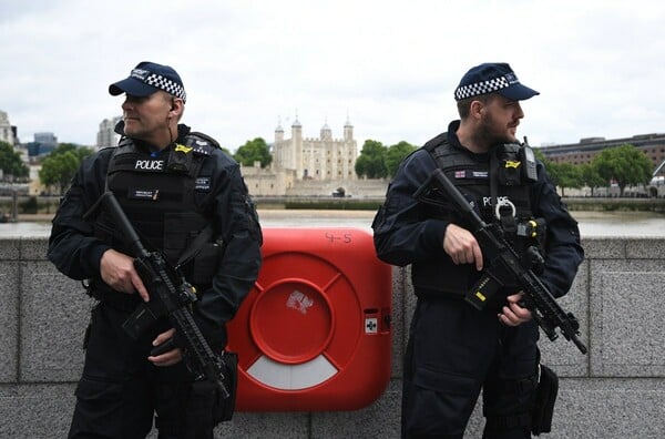 Βρετανία: Βόμβες μολότοφ βρέθηκαν στο όχημα των τρομοκρατών