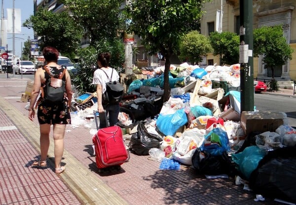 Το ΚΕΕΛΠΝΟ προειδοποιεί για τα σκουπίδια-Κίνδυνος για την υγεία