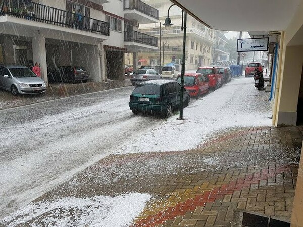 Άσπρισαν οι δρόμοι της Ξάνθης από την ισχυρή χαλαζόπτωση που θύμιζε χιόνι