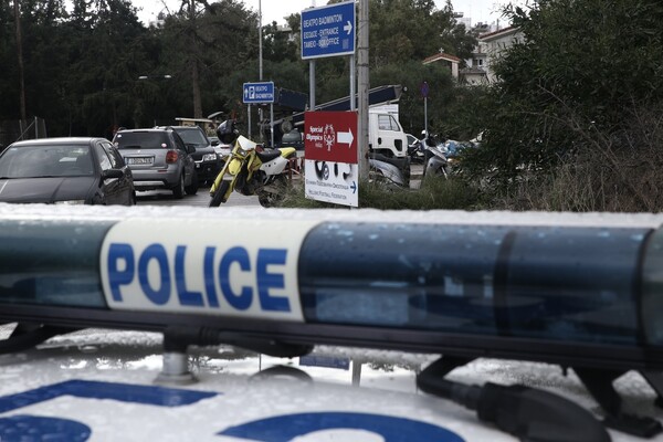 Συναγερμός στην ΕΛΑΣ για τρομοδέματα σε πολιτικά γραφεία και ΕΛΤΑ