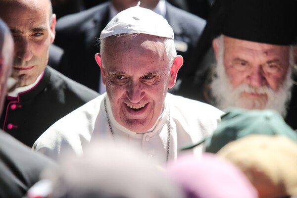 O Πάπας έκανε δωρεά 50.000 ευρώ για τους σεισμόπληκτους στη Λέσβο