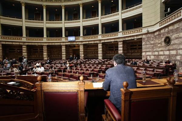 Βουλή: Στην Ολομέλεια σήμερα το Μνημόνιο