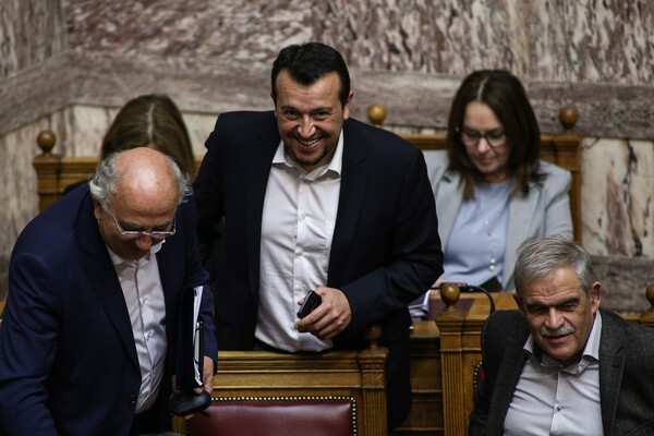 Με γεια το 4ο Μνημόνιο! - Ψηφίστηκε από ΣΥΡΙΖΑ και ΑΝΕΛ το πολυνομοσχέδιο