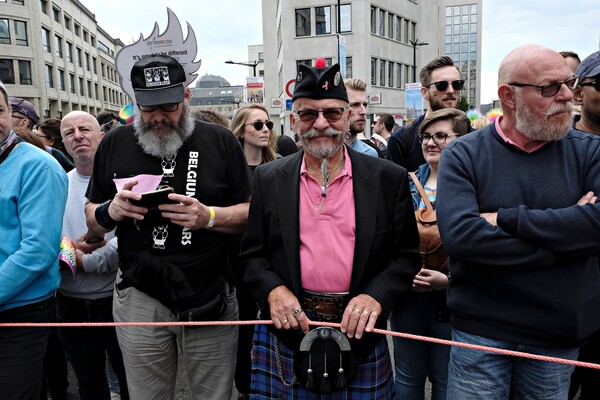 30 φωτογραφίες από το street party του Pride στις Βρυξέλλες