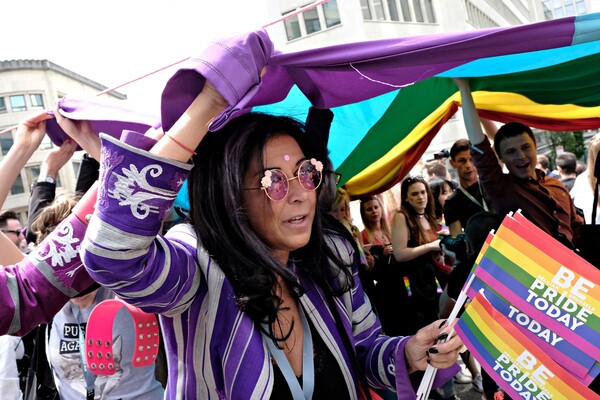 30 φωτογραφίες από το street party του Pride στις Βρυξέλλες