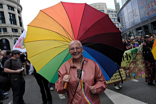 30 φωτογραφίες από το street party του Pride στις Βρυξέλλες