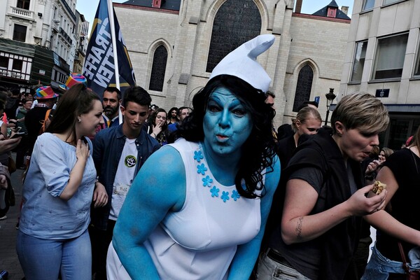 30 φωτογραφίες από το street party του Pride στις Βρυξέλλες