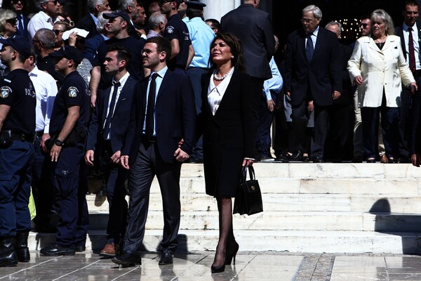 Το «ύστατο χαίρε» στον Κωνσταντίνο Μητσοτάκη: Οι επικήδειοι και οι παρουσίες (ΦΩΤΟΡΕΠΟΡΤΑΖ)