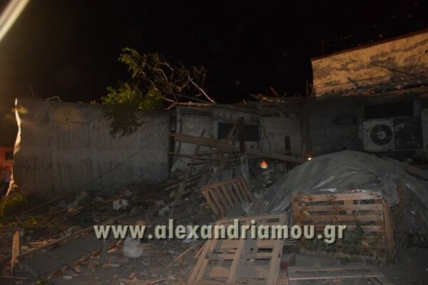 Νεκροί και τραυματίες από τον εκτροχιασμό τρένου έξω απ' τη Θεσσαλονίκη (update)