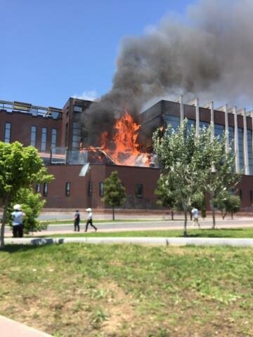 Μεγάλη πυρκαγιά σε club στο Γκάζι
