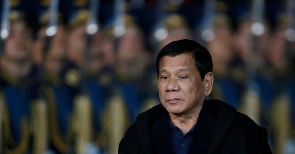 Φιλιππίνες: Στρατιωτικό νόμο σε νησί με τζιχαντιστές του ISIS κήρυξε ο Ντουτέρτε