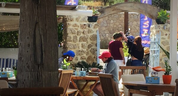 O Kit Harrington και η σύντροφός του Rose Leslie στις Σπέτσες - Κάνουν διακοπές στα ελληνικά νησιά
