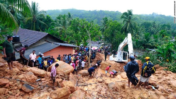 Σρι Λάνκα: Τουλάχιστον 164 οι νεκροί από τις καταρρακτώδεις βροχές και τις κατολισθήσεις