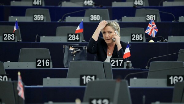 Το Ευρωπαϊκό Κοινοβούλιο άρχισε τη διαδικασία για την άρση της ασυλίας της Λεπέν
