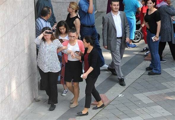 Πώς χτύπησε ο ισχυρός σεισμός τα τουρκικά παράλια-Αισθητός και στην Κωνσταντινούπολη (Eικόνες)