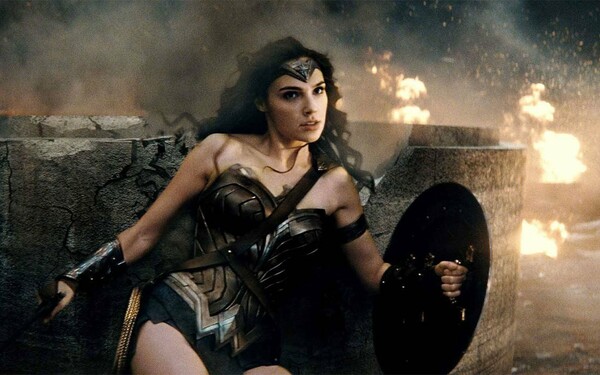 Wonder Woman: Η απόλυτη γυναίκα υπέρ - ήρωας