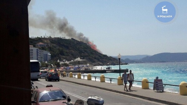 Υπό μερικό έλεγχο η μεγάλη φωτιά στη Ρόδο - Απείλησε σπίτια στον λόφο του Μόντε Σμιθ (upd)