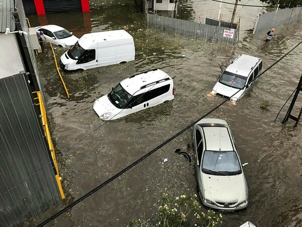 Σκηνές "Αποκάλυψης" στην Κωνσταντινούπολη- Εικόνες από την καταστροφική καταιγίδα