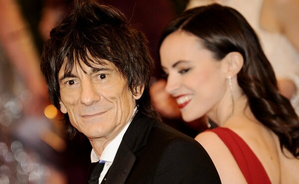 Ο Ronnie Wood των Rolling Stones διαγνώστηκε με καρκίνο αλλά δεν έκανε χημειοθεραπείες για να μη χάσει τα μαλλιά του