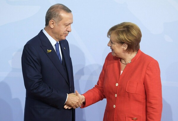 Υπέρ της διακοπής των ενταξιακών διαπραγματεύσεων της Τουρκίας οι Γερμανοί