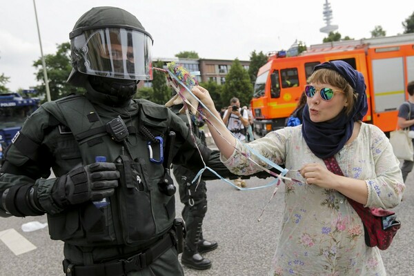 Αμβούργο: Ενισχύσεις ζητά η αστυνομία για να αντιμετωπίσει τους διαδηλωτές στη σύνοδο κορυφής της G20