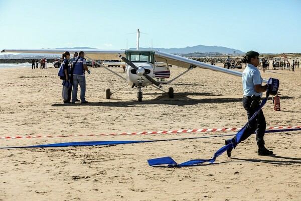 Πορτογαλία: Στη Δικαιοσύνη οι πιλότοι του αεροσκάφους που προσγειώθηκε σε παραλία σκοτώνοντας λουόμενους