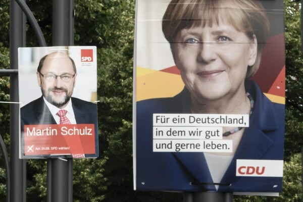 Γερμανία: Ο Σουλτς ζητά έρευνα για την απασχόληση στελεχών της Καγκελαρίας στον προεκλογικό αγώνα της Μέρκελ