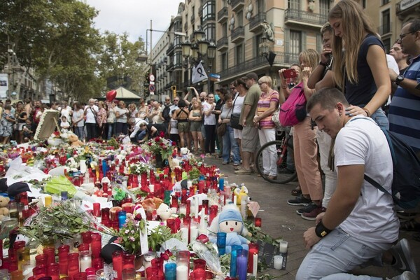 Ισπανία: Ένας δράστης καταζητείται, ένας ιμάμης αγνοείται και κάποιοι τζιχαντιστές μένει να ταυτοποιηθούν
