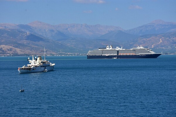 Η θρυλική θαλαμηγός «Χριστίνα» του Ωνάση στο Ναύπλιο