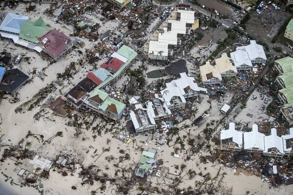 Έφτασε στις ΗΠΑ ο κυκλώνας Ίρμα - Ο κυβερνήτης της Φλόριντα προειδοποιεί: «Φύγετε τώρα»