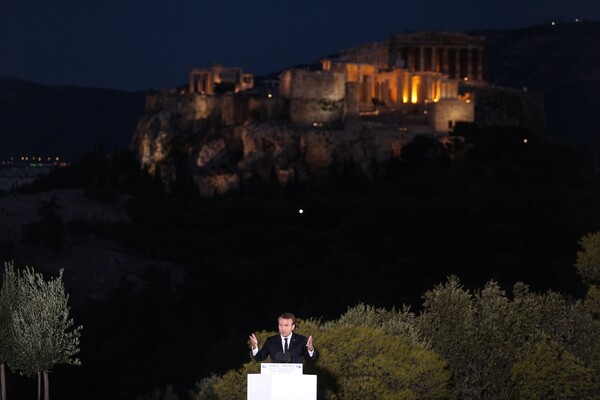 Το ξέσπασμα του μηχανικού που φώτισε την Ακρόπολη το 2004 με αφορμή την επίσκεψη Μακρόν