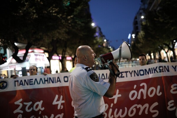 Θεσσαλονίκη: Συγκέντρωση και πορεία ένστολων στο κέντρο της πόλης- Παρών κι ο αρχηγός της ΕΛ.ΑΣ.