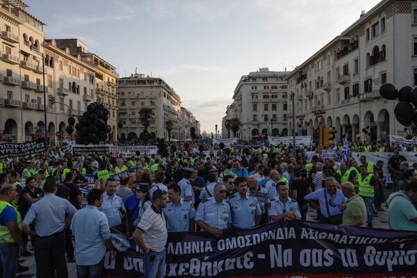 Θεσσαλονίκη: Συγκέντρωση και πορεία ένστολων στο κέντρο της πόλης- Παρών κι ο αρχηγός της ΕΛ.ΑΣ.