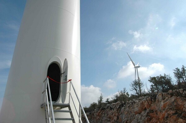 «Παγώνει» η κατασκευή 8 αιολικών πάρκων και 73 ανεμογεννητριών στη περιοχή Καφηρέα της Εύβοιας