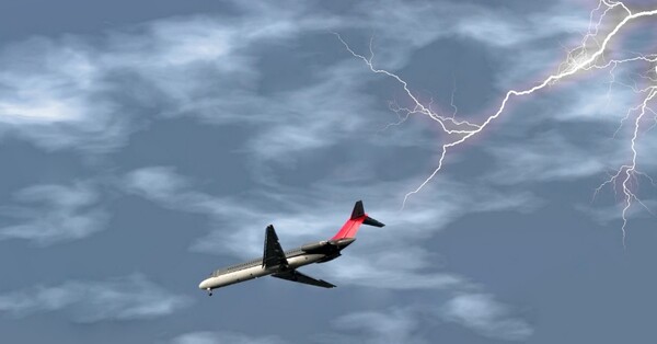 Κεραυνός χτύπησε αεροσκάφος πάνω από την Σκιάθο - Στιγμές αγωνίας για τους 45 επιβάτες