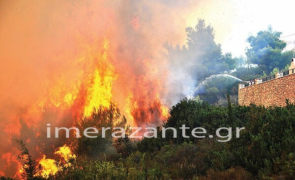 Μάχη με τις φλόγες συνεχίζουν να δίνουν οι πυροσβέστες στη Ζάκυνθο
