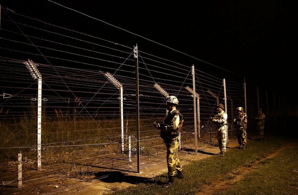 Το Πακιστάν κατασκευάζει έναν φράχτη κατά μήκος των συνόρων του με το Αφγανιστάν