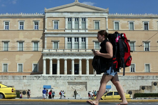 Μεγάλη αύξηση στις τουριστικές αφίξεις και τα έσοδα το πρώτο οκτάμηνο του 2017