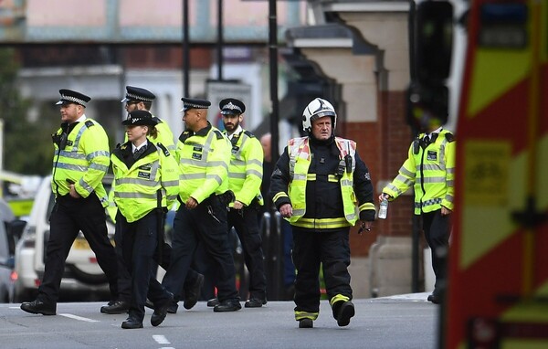 Βρετανία: Συνελήφη 18χρονος για την επίθεση στο μετρό του Λονδίνου